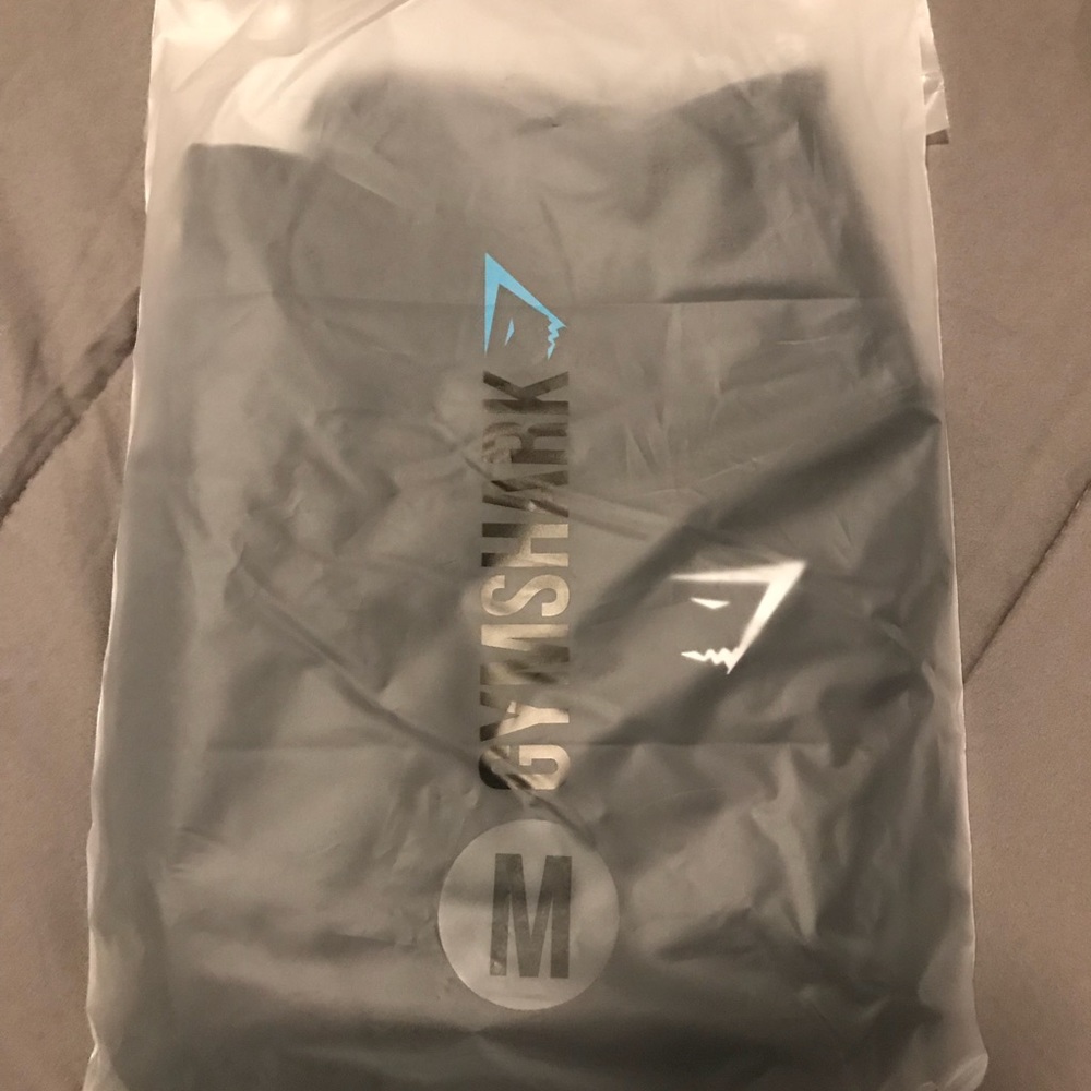 Gym shark leggings size M