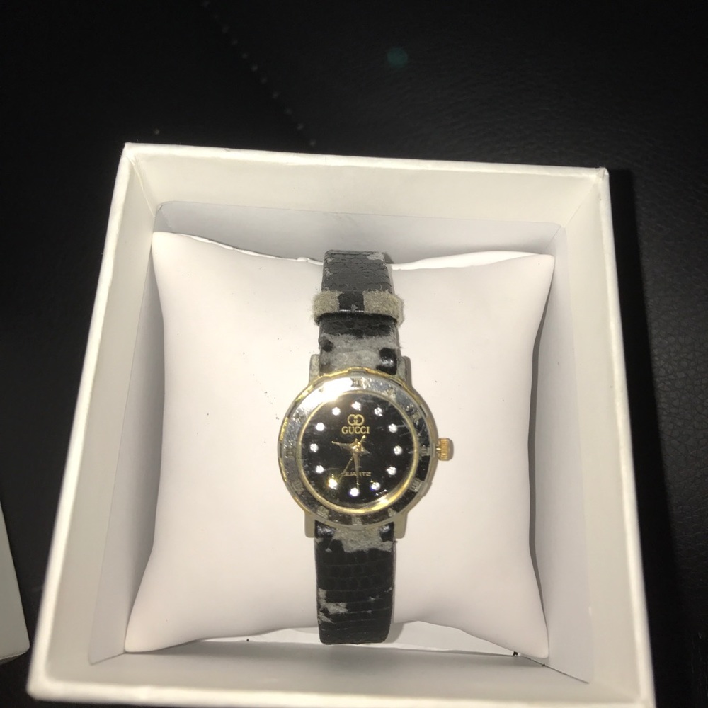 Gucci Watch ? - Picture 2 of 3