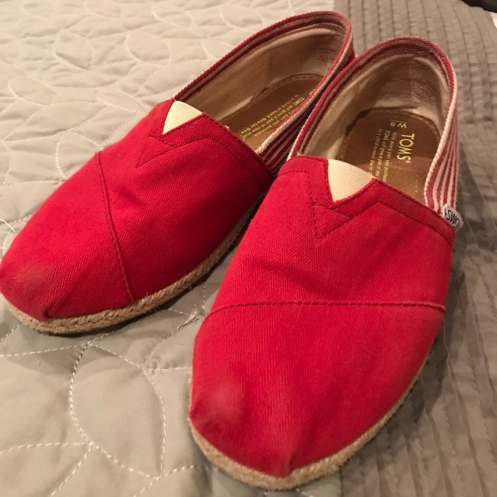 Toms