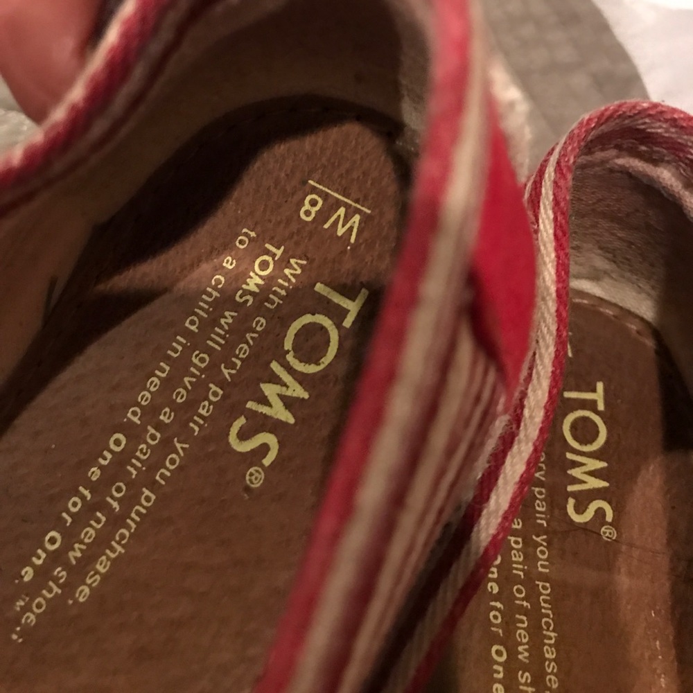 Toms - Picture 5 of 5