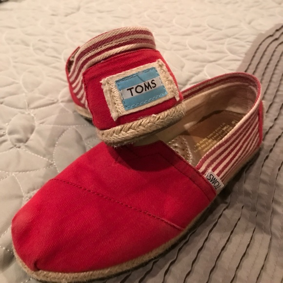 Toms - Picture 2 of 5