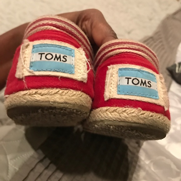 Toms - Picture 3 of 5