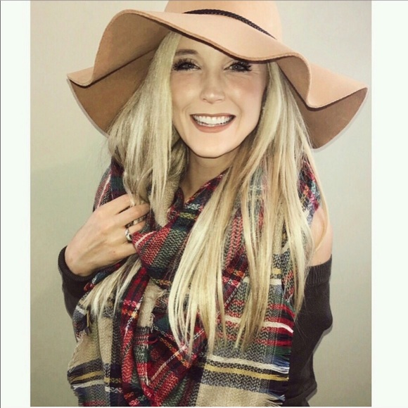 NEW Plaid Blanket Scarf - Picture 2 of 4