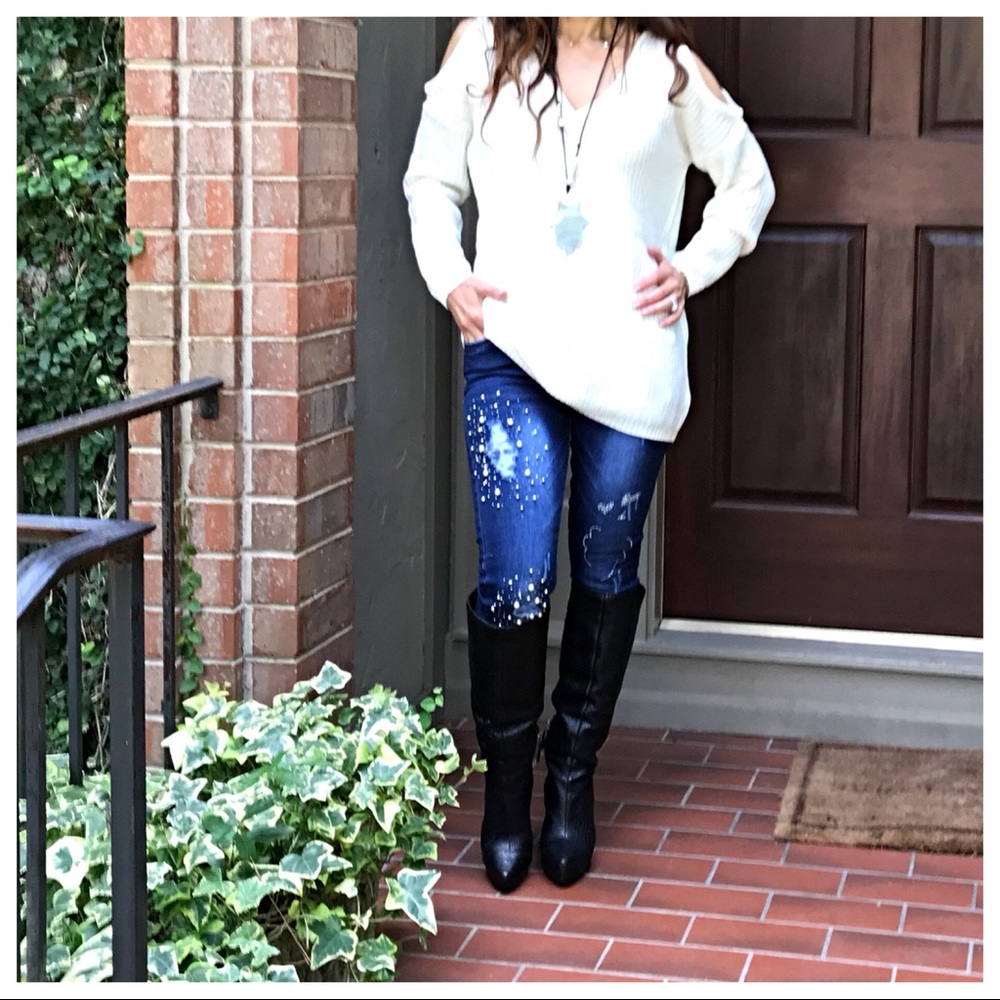 ✨LAST ONE ✨Knit cold shoulder sweater - Picture 2 of 4