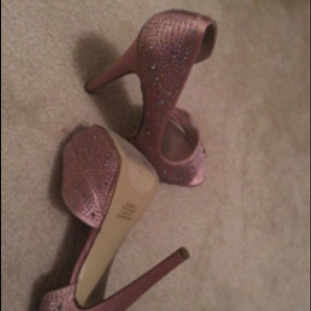 Shoe - Picture 3 of 5