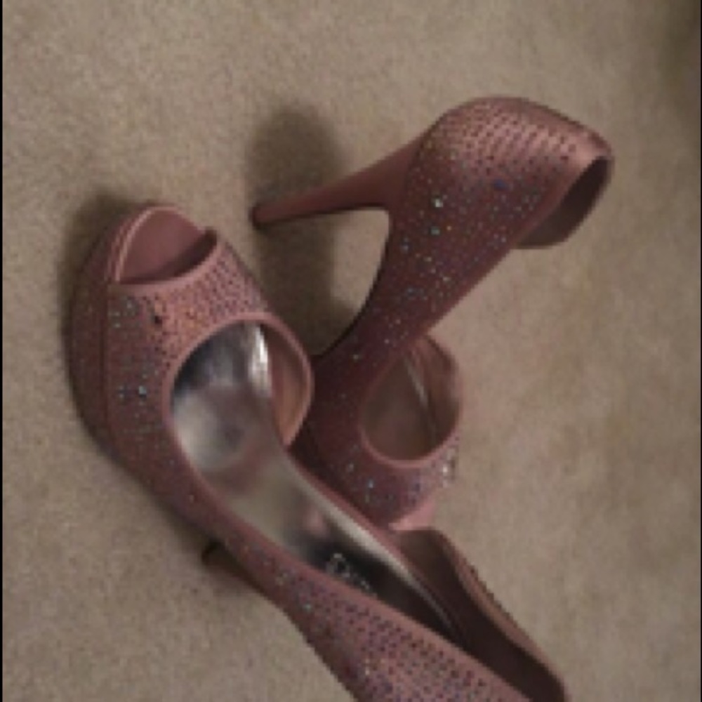 Shoe - Picture 4 of 5