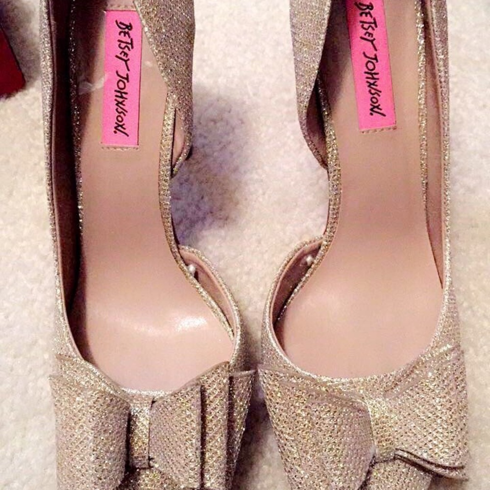 Shoes - Picture 3 of 3