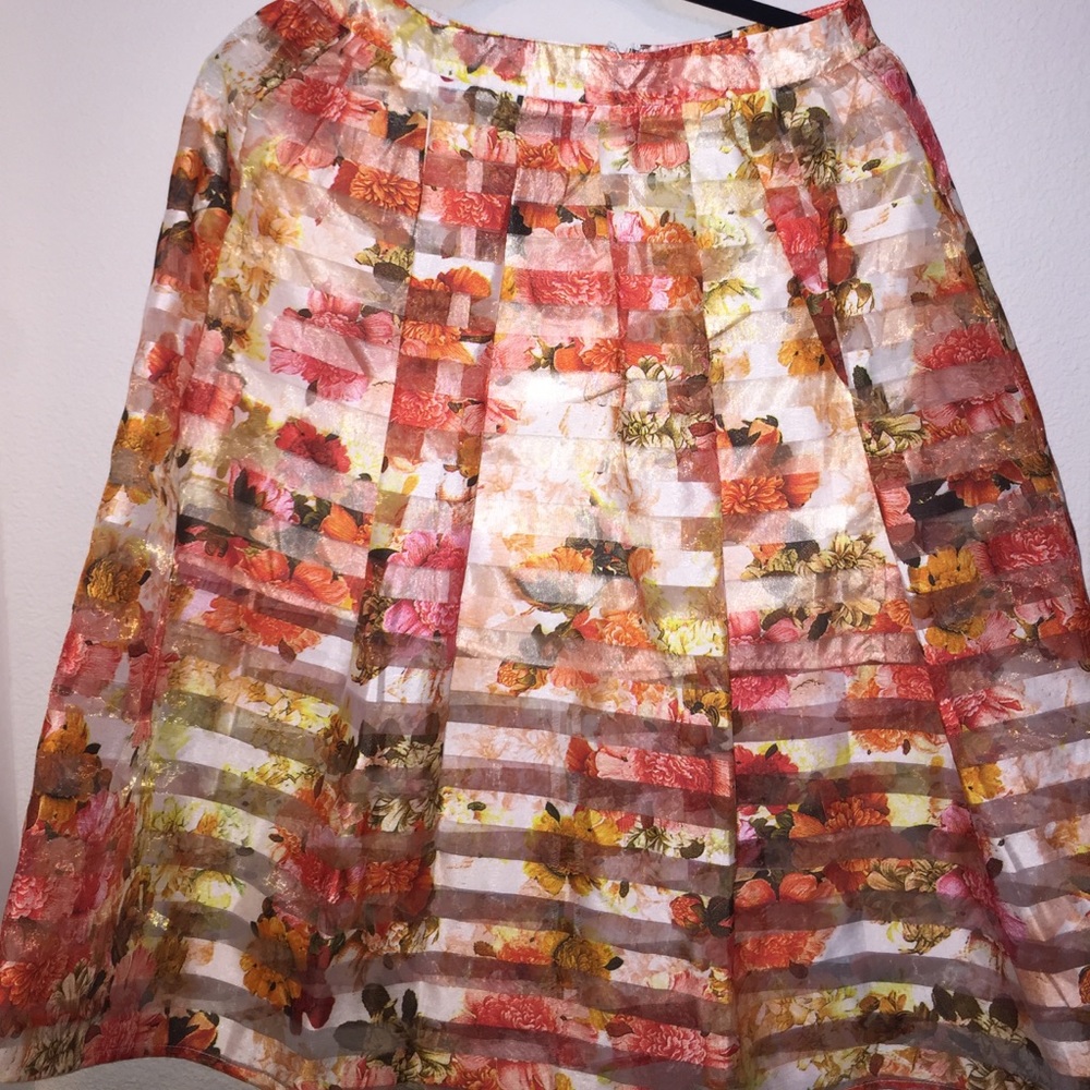 Two Piece Set - Picture 5 of 6