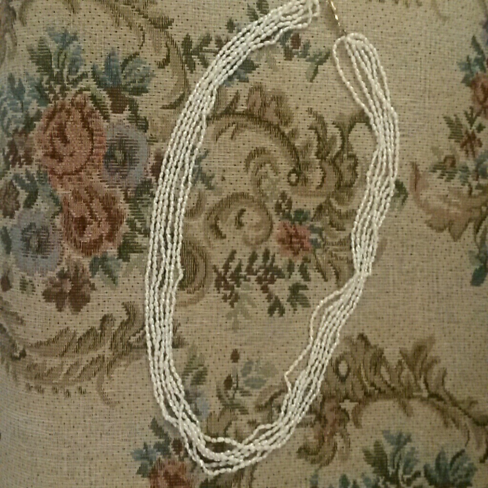 Vintage cream color beads necklace