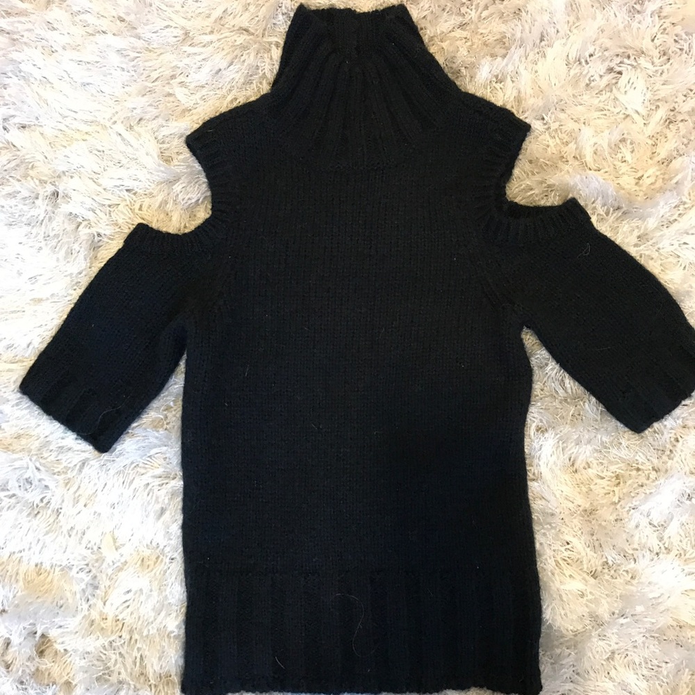 NWOT Express cold shoulder sweater XXS