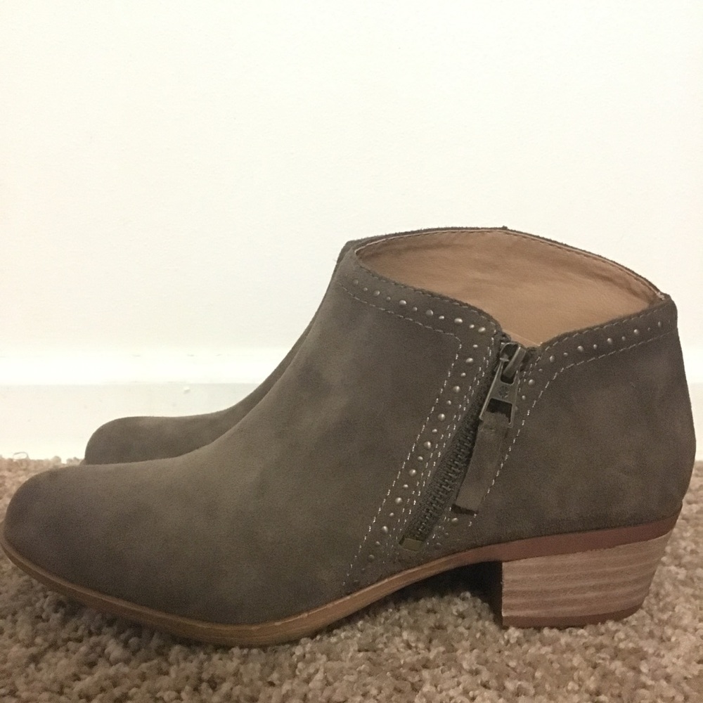 Lucky Brand suede ankle booties size 10