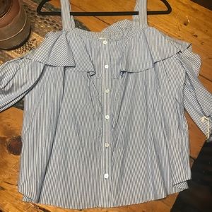 Trendy off the shoulder top - NWT