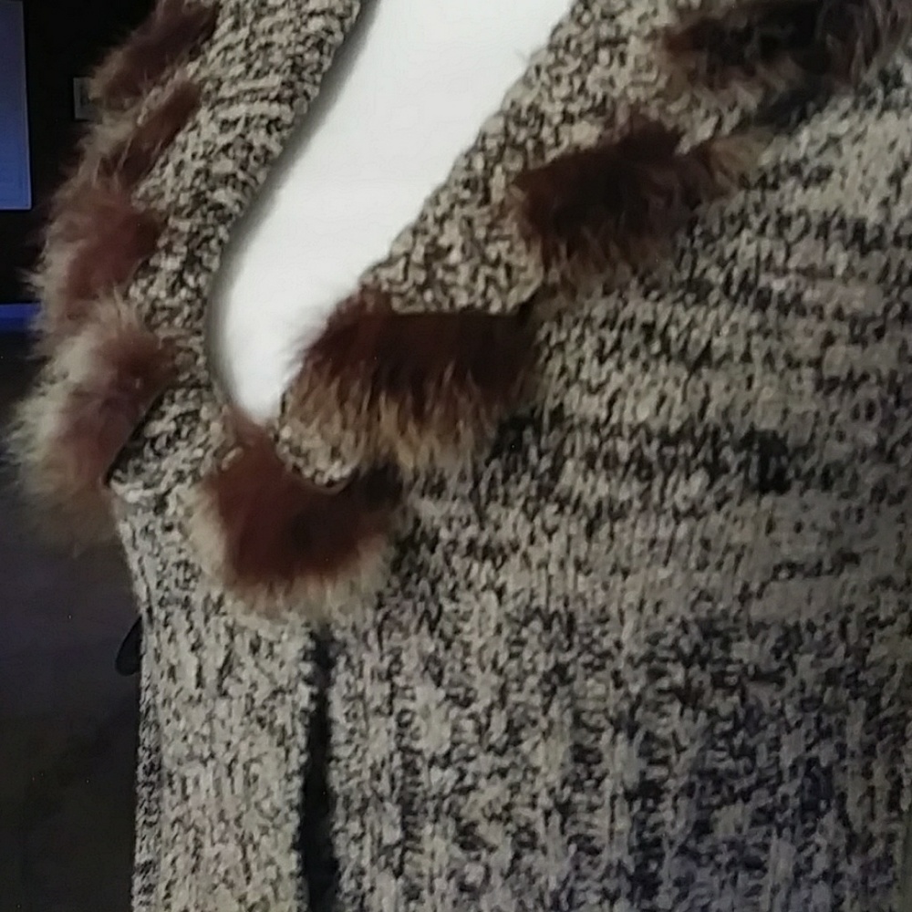 Identity Club Sweater - Picture 8 of 8