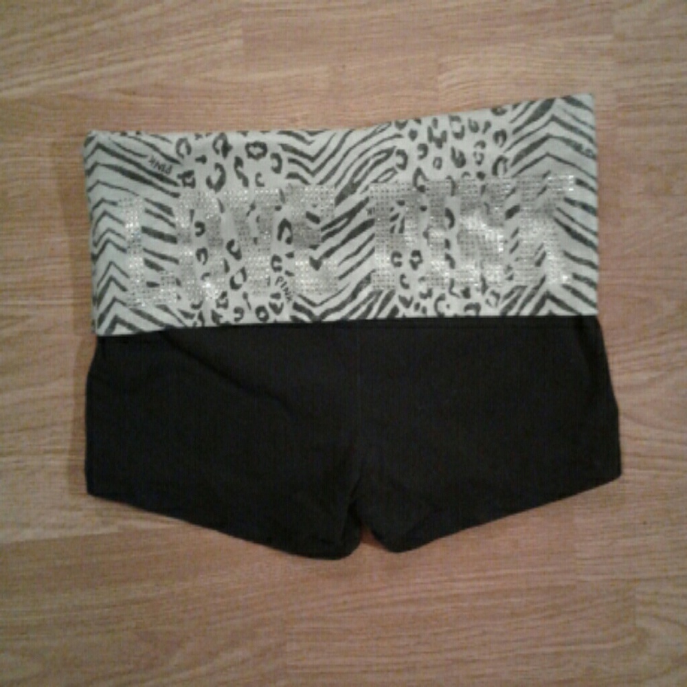 VS Link Yoga Shorts