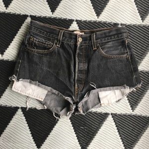 Vintage Levi's 501 black cut off Denim!