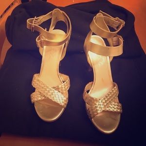 Gold Marc Fisher heel