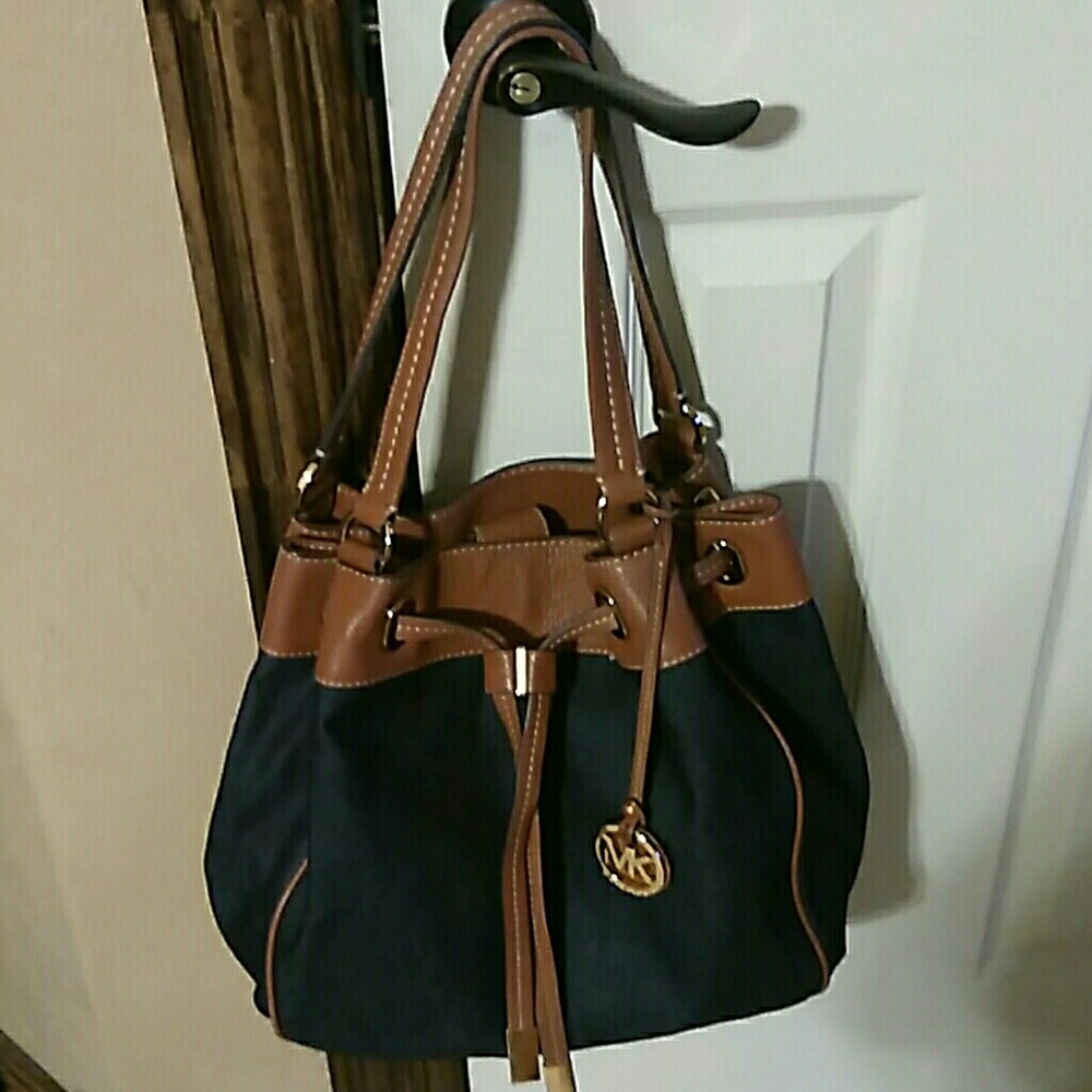 Authentic Micheal kors handbag