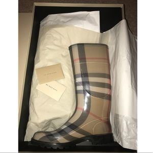 Burberry Rain Boots 100% Authentic