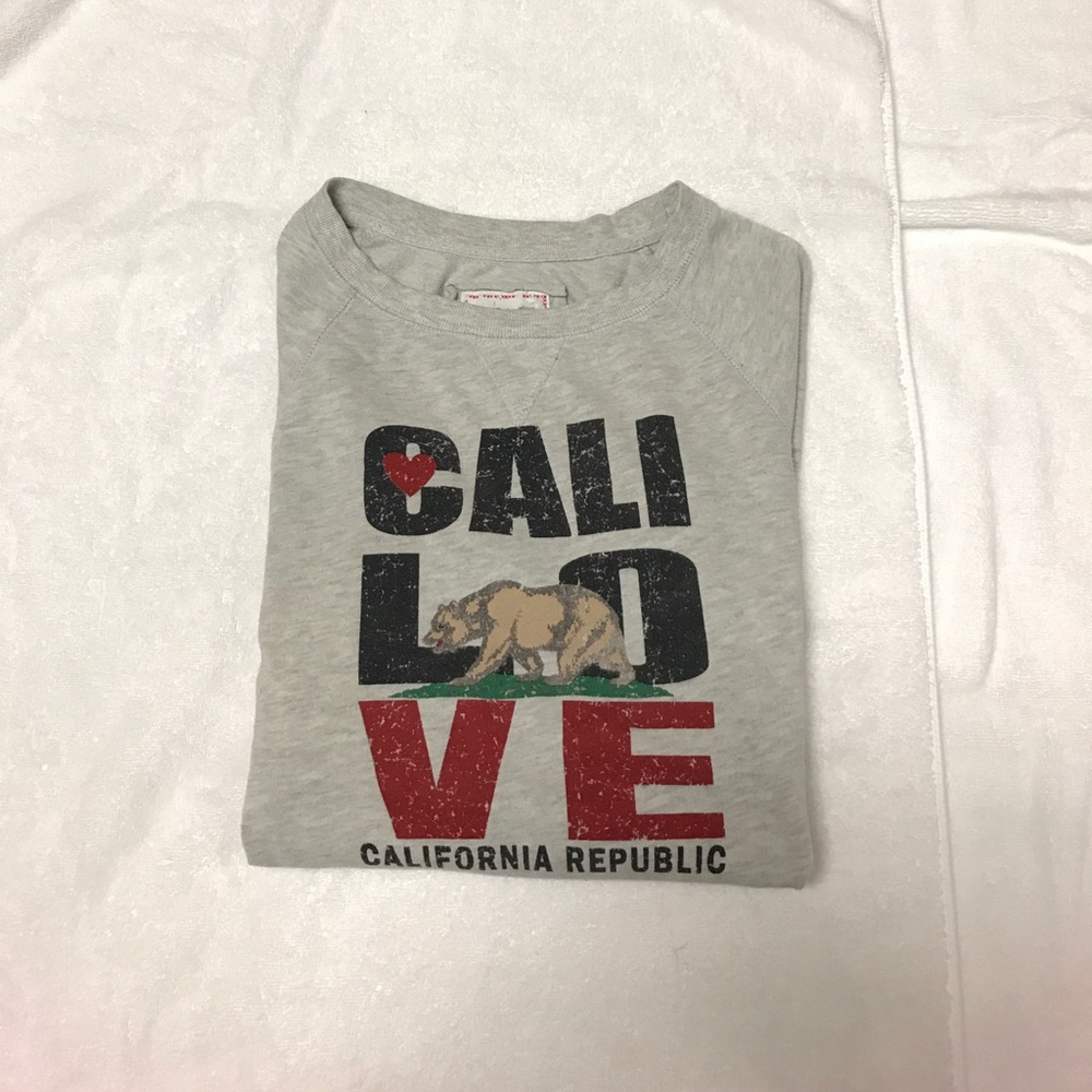 Sweatshirt
