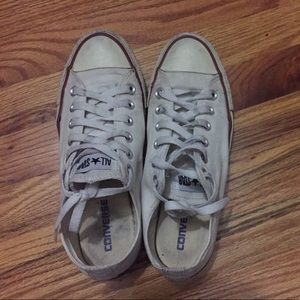White lowtop converse
