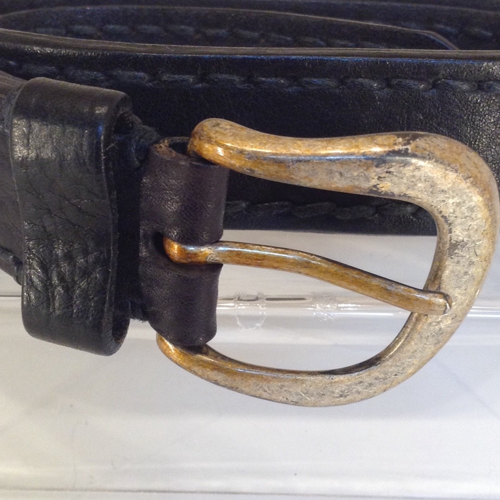 Black leather belt. Price go ⬇️
