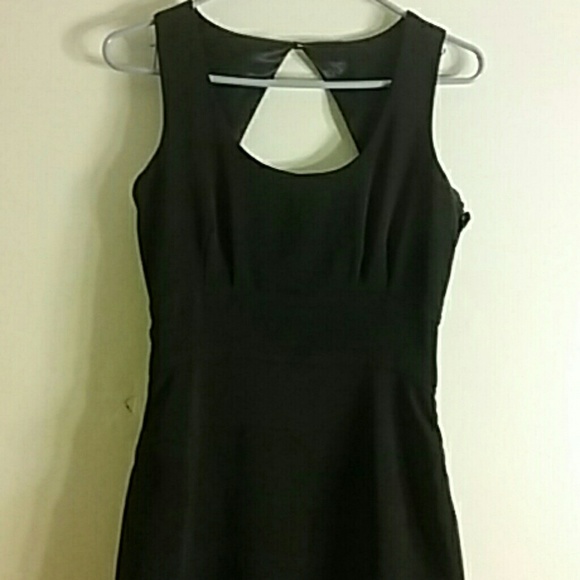 Dress - Picture 2 of 4