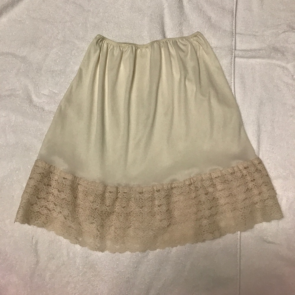 Slip / Skirt Extender