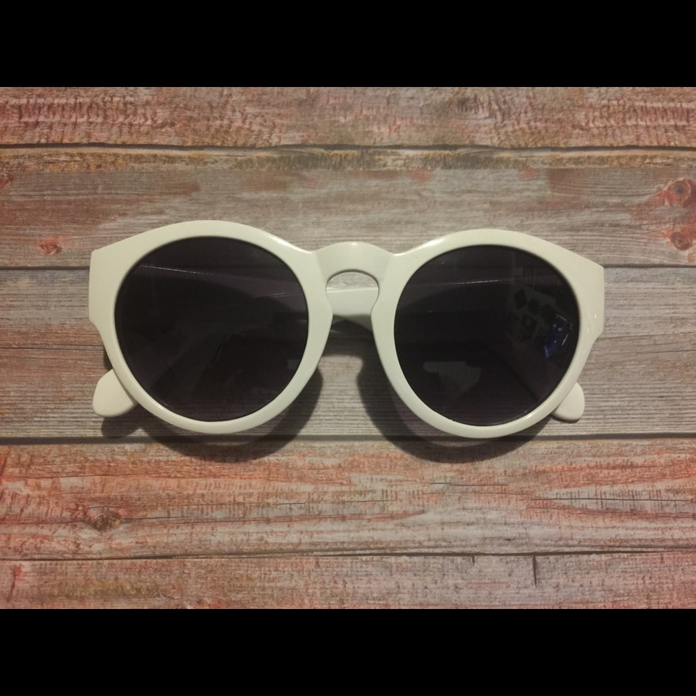 Womens White Round Retro Sunglasses