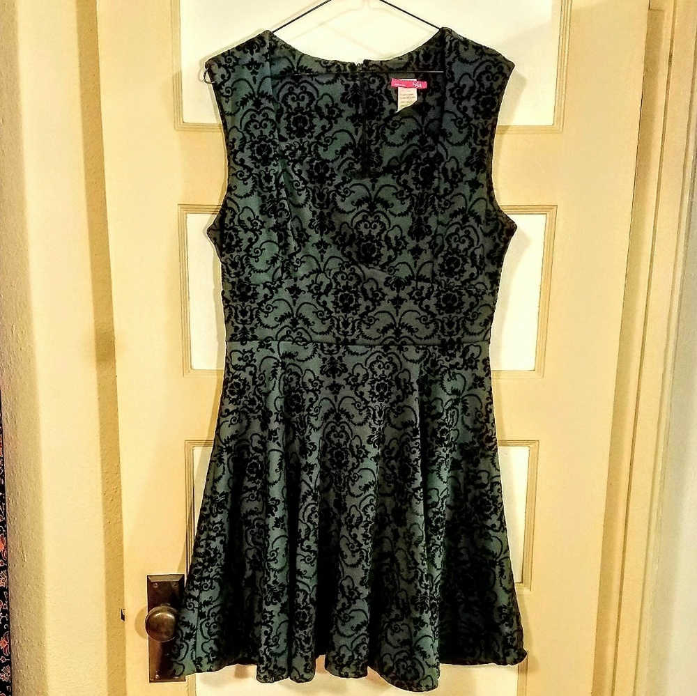Modcloth Retro Green and Velvet Dress