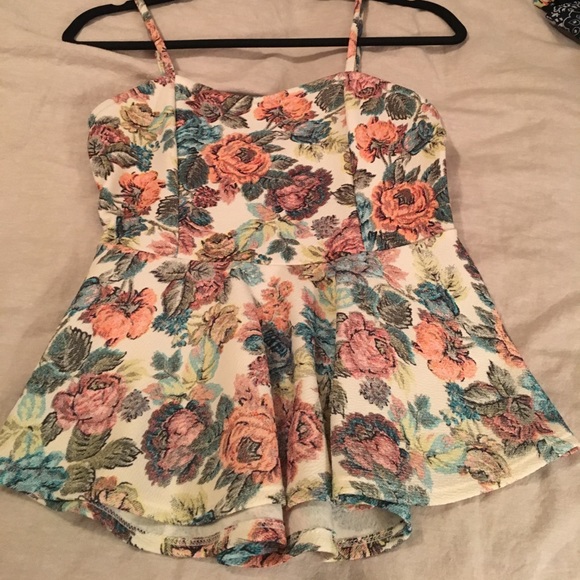 Fainted threads floral peplum - Picture 3 of 3