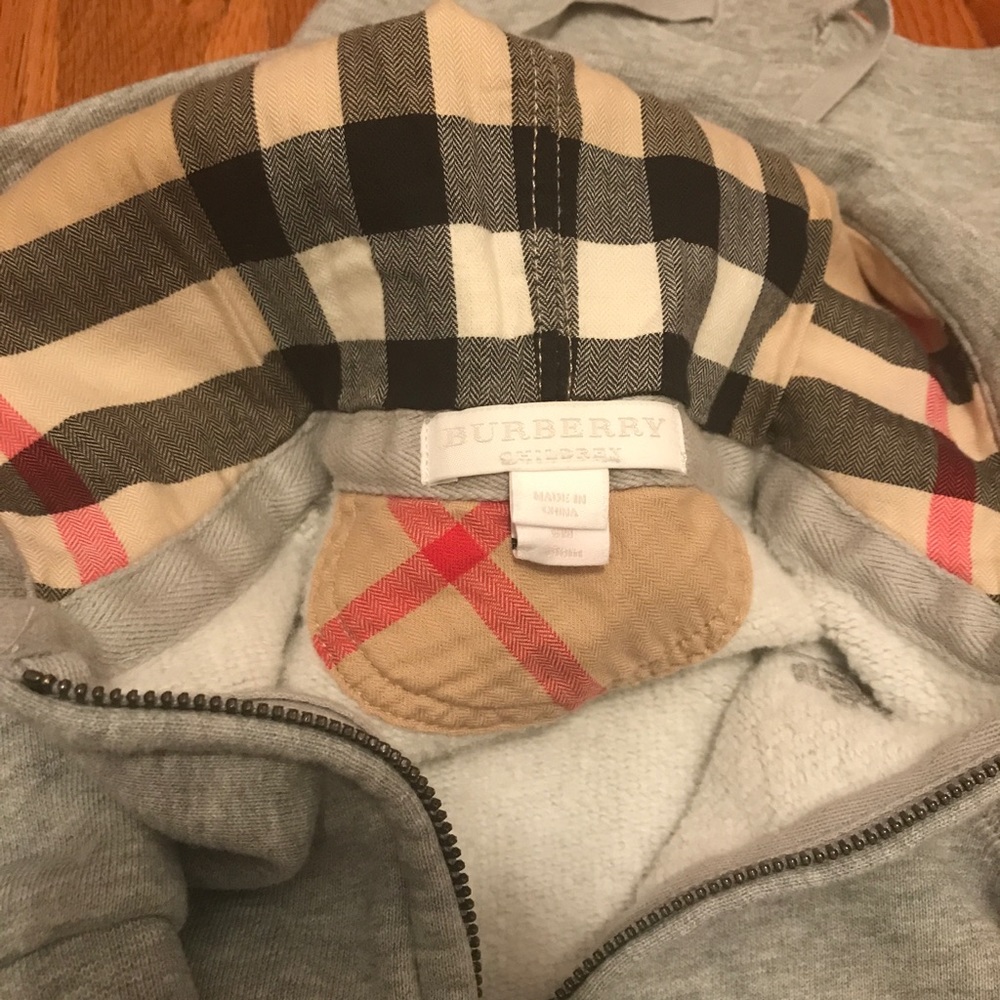 Infant Burberry sweatsuit set.