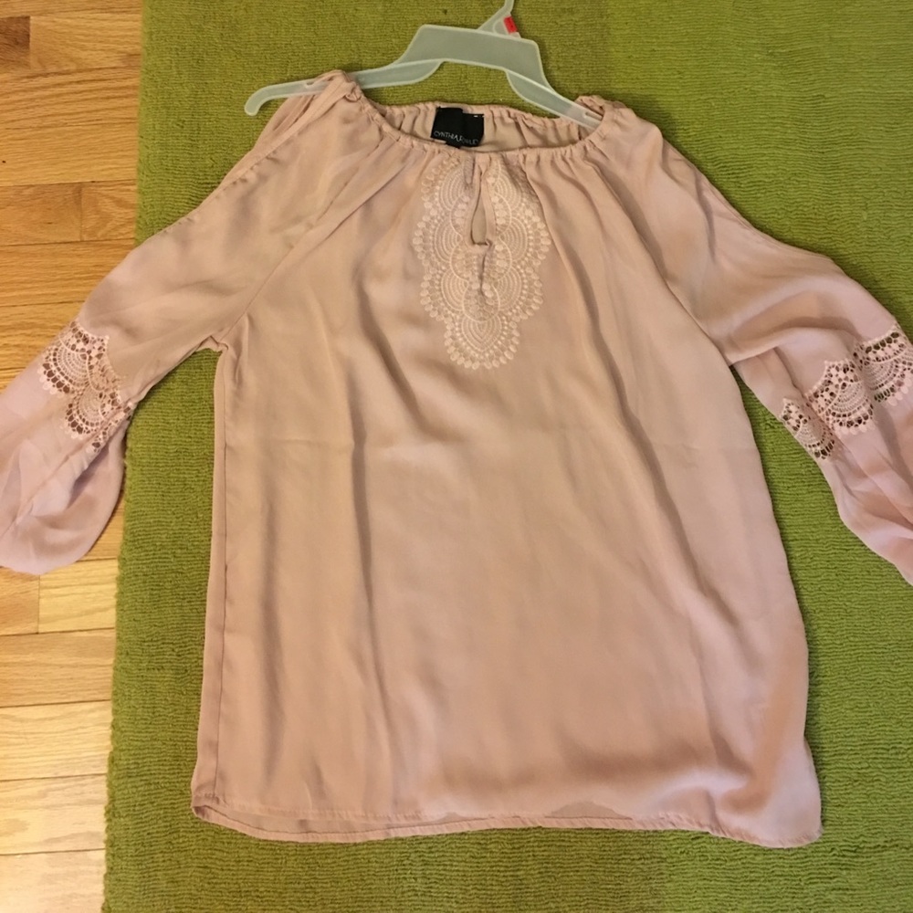 Cynthia Rowling peekaboo shoulder blouse