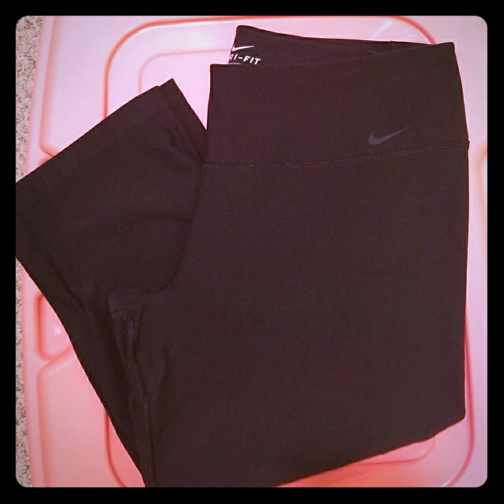 Nike Dri-Fit Capri Pants