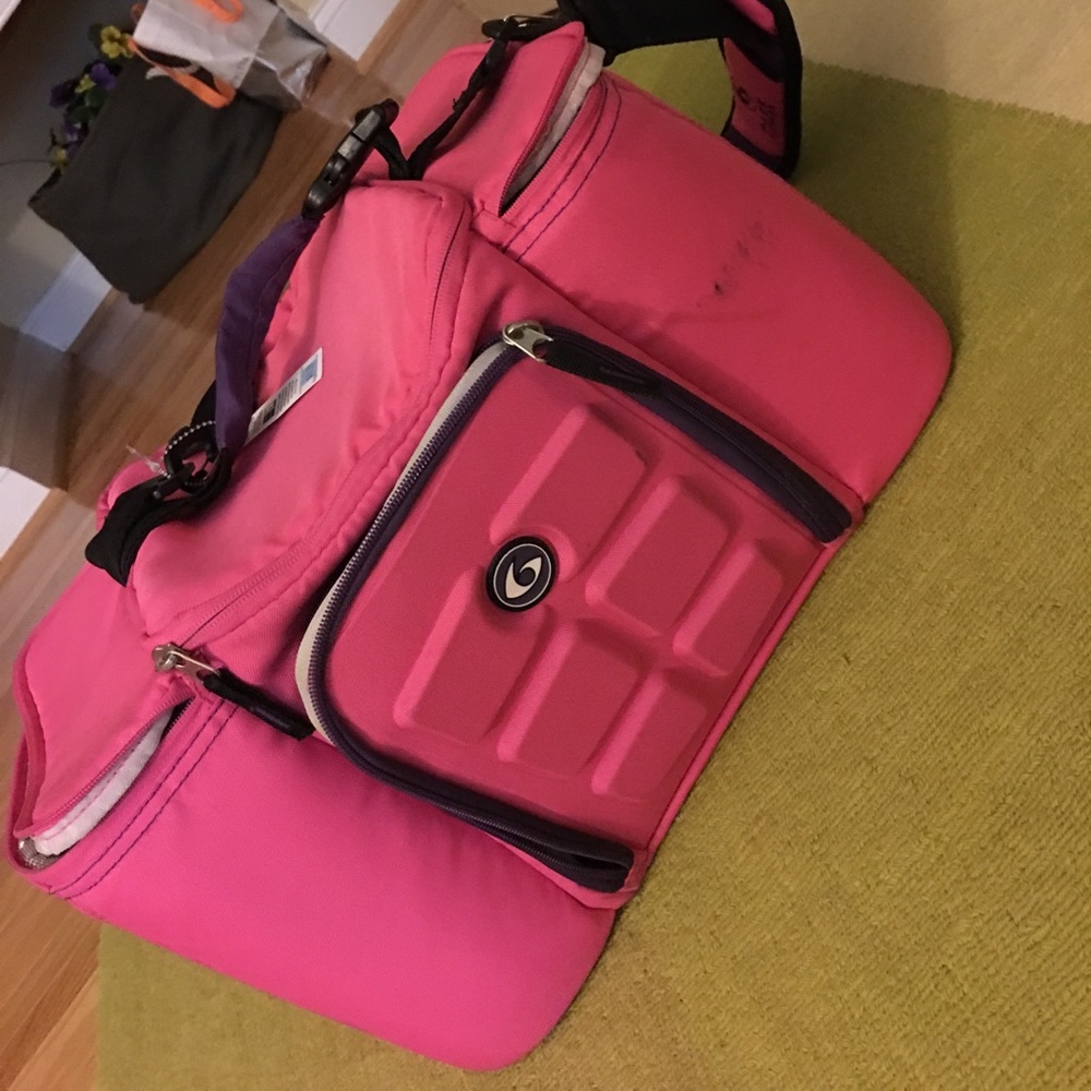 A fitness style food carrier