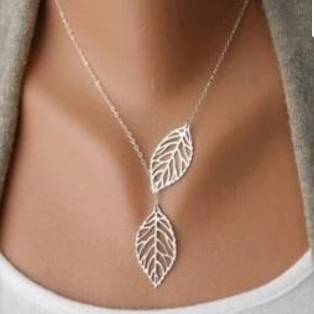 Beautiful Leaf Necklace🍃