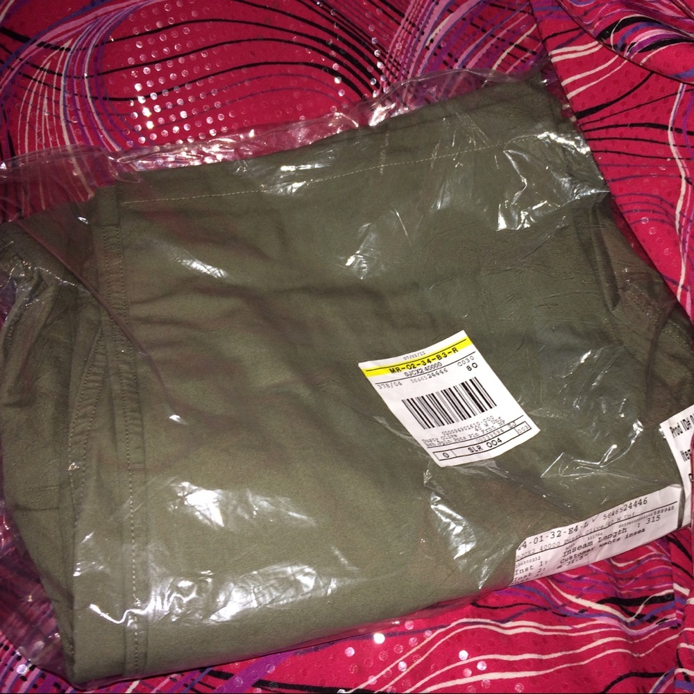 Olive green dress pants/uniform pants. Size 40