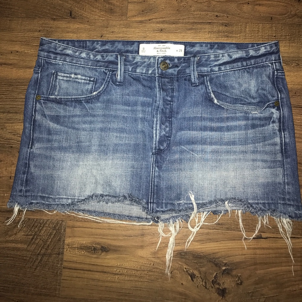 Abercrombie & Fitch size 8 distressed denim skirt