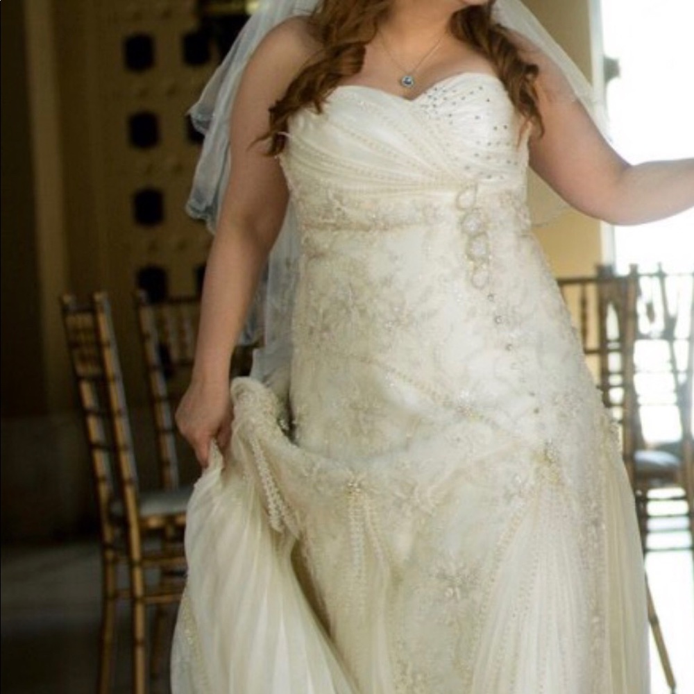 Wedding dress for sale - Picture 1 of 5