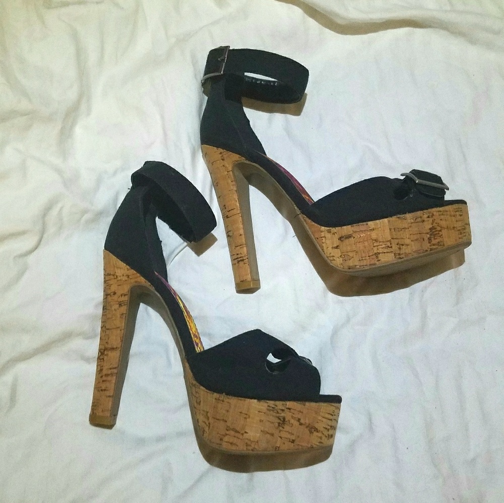 Black Platform Sandals 👠👡👢 - Picture 2 of 3