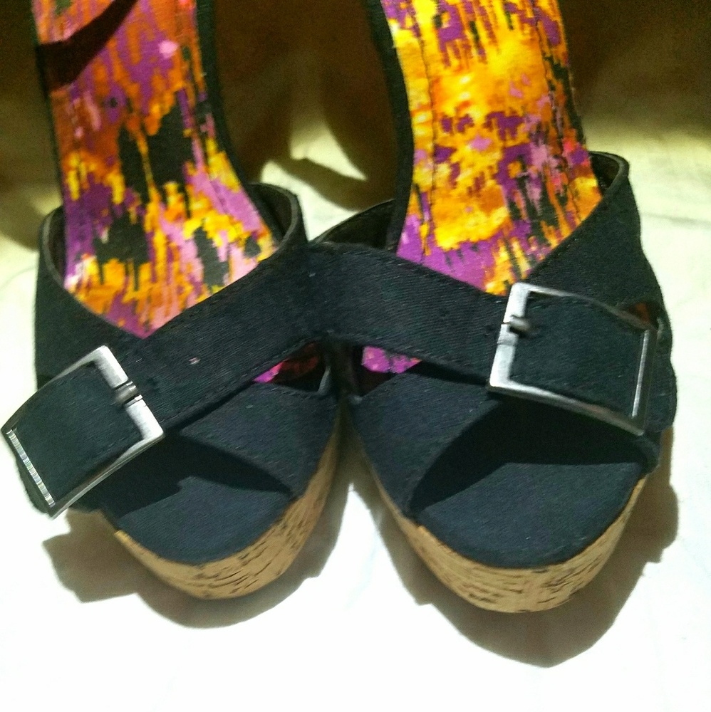 Black Platform Sandals 👠👡👢 - Picture 3 of 3