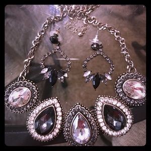 Necklace and earring set