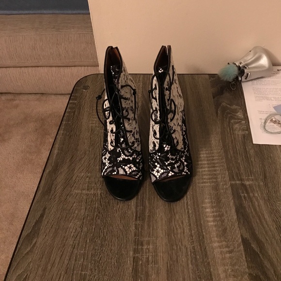 Givenchy booties - Picture 1 of 3