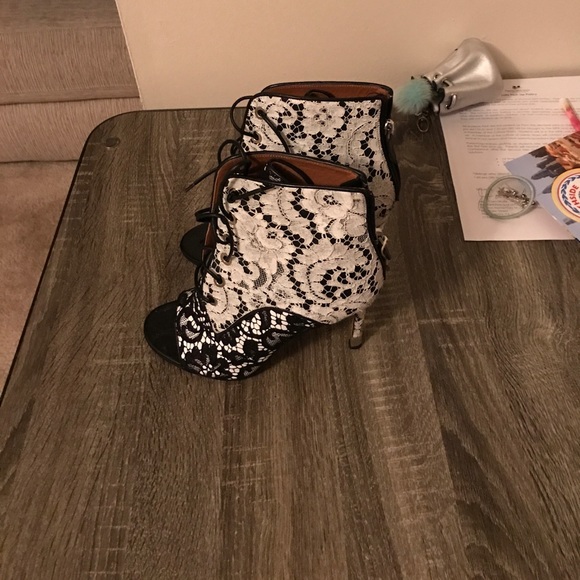 Givenchy booties - Picture 2 of 3