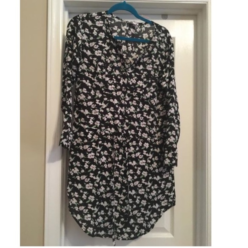 Boutique XS dress.  Fits like a small.  New