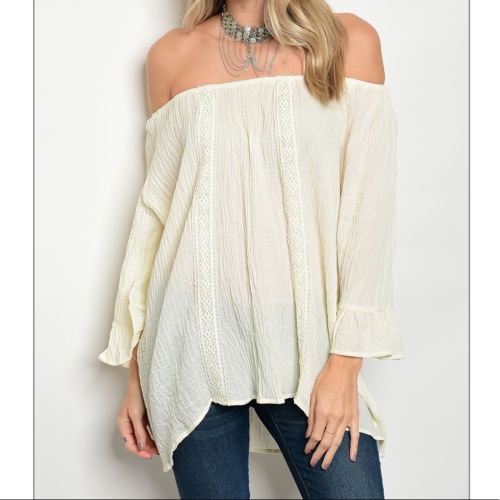 🎉FINAL SALE🎉✨Ivory Off Shoulder Top✨