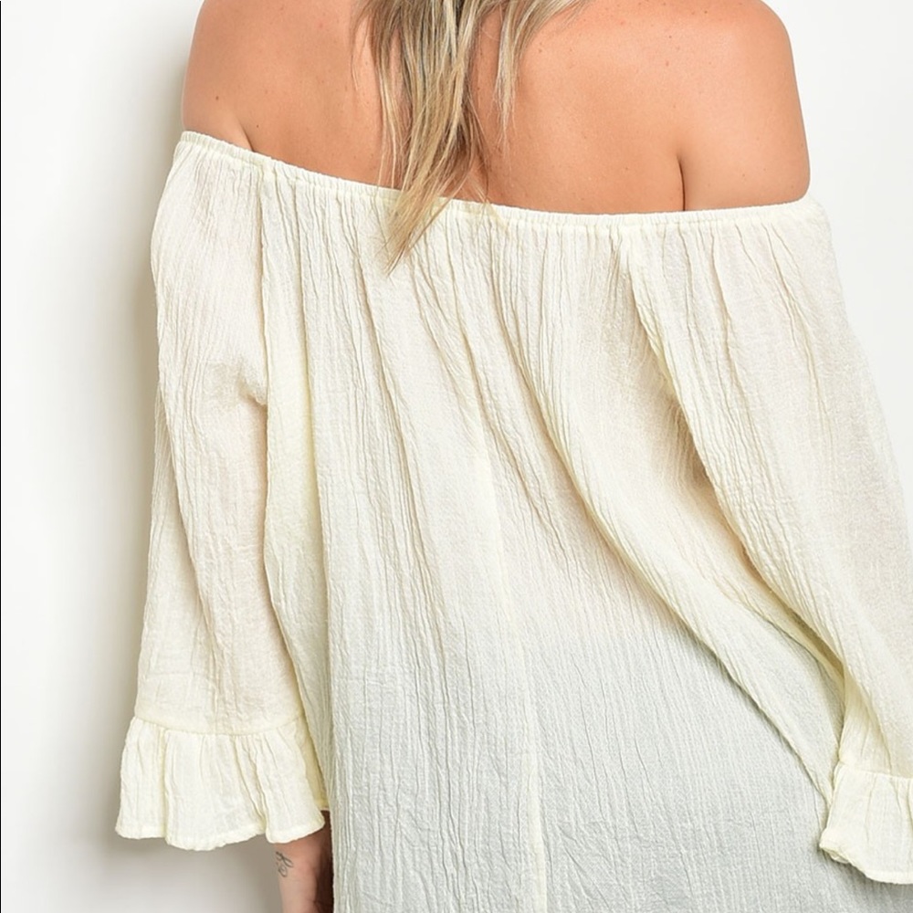 🎉FINAL SALE🎉✨Ivory Off Shoulder Top✨ - Picture 3 of 4