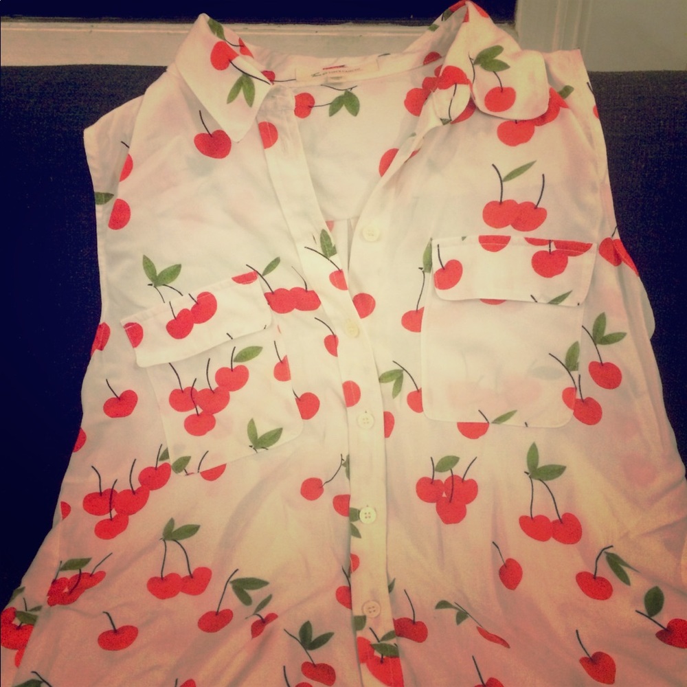 Two by Vince Camuto cherry print blouse