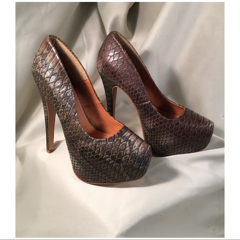 Imitation snake heels! 🐍