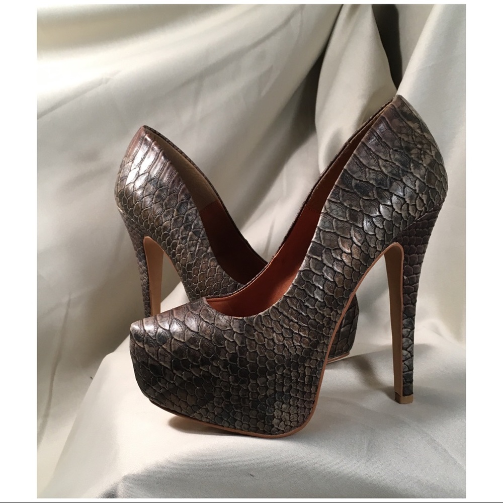 Imitation snake heels! 🐍 - Picture 2 of 5