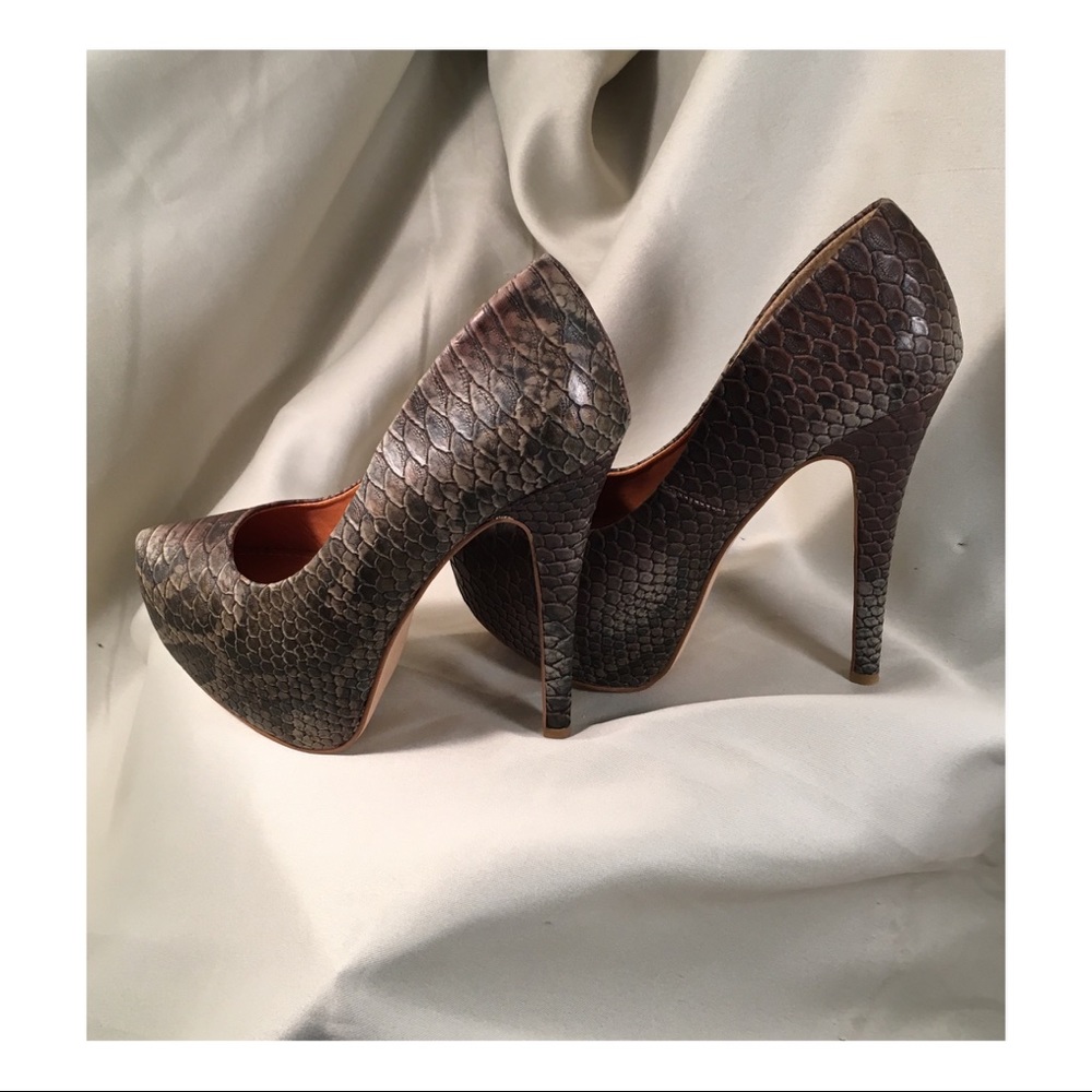 Imitation snake heels! 🐍 - Picture 3 of 5